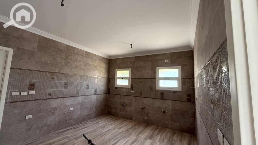 14 495fea21-7045-43c7-b98f-fcba5736e32d. jpeg