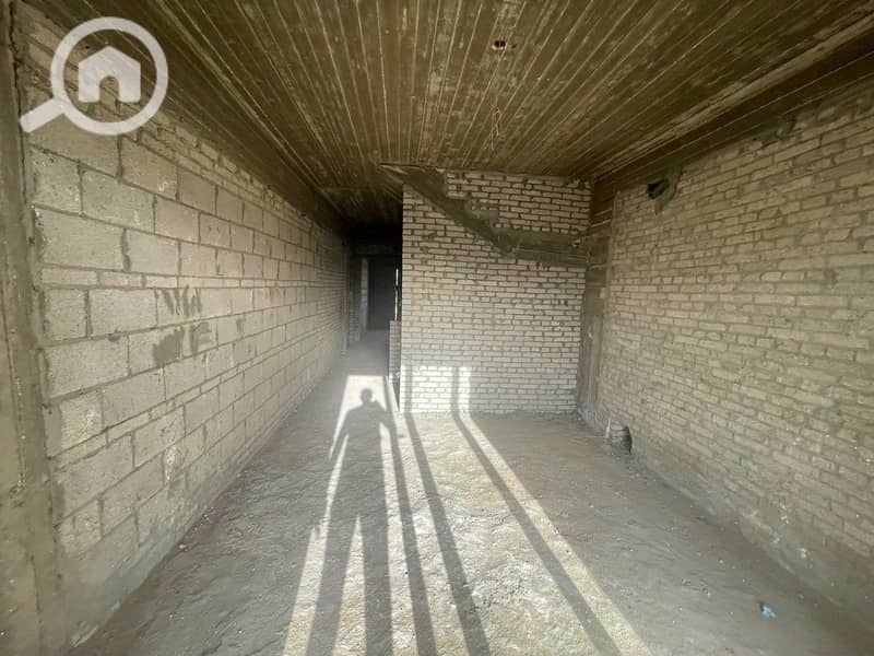 3 4d8043ef-ff7b-433e-b53f-6e2b0385ed81. jpg