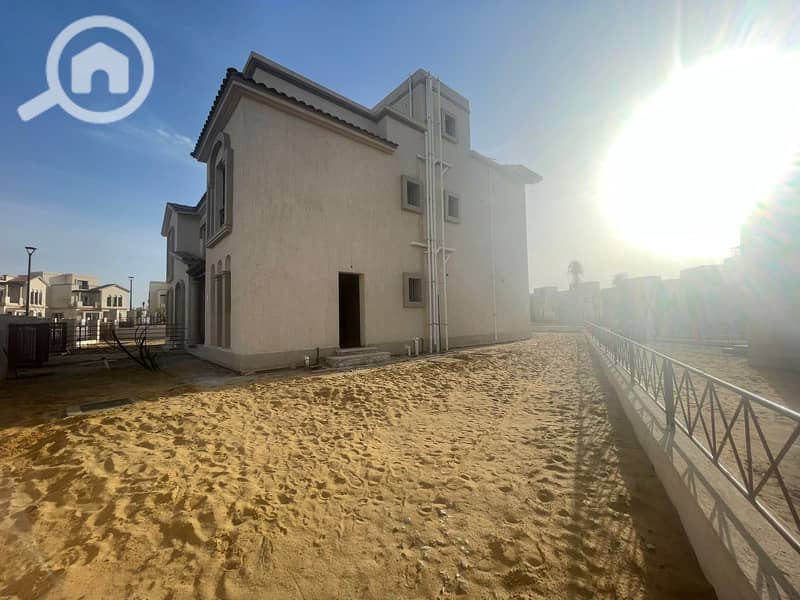 10 a5b32f40-f6e7-4bbb-a9a3-8dc0a48347a8. jpg