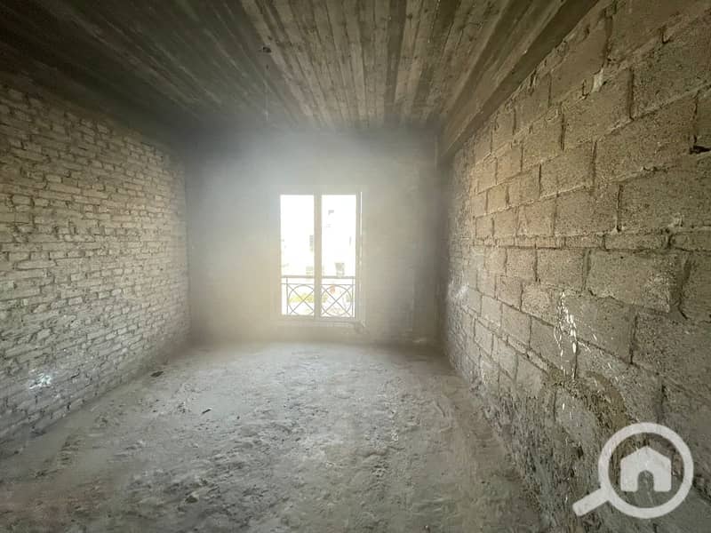 12 b77ceaba-a35a-4cf2-94ce-76c4c5844921. jpg