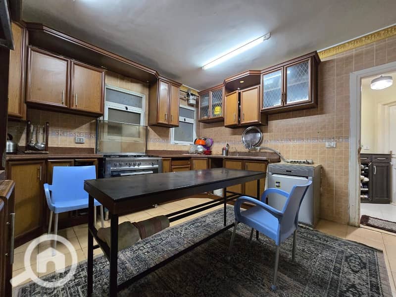 12 3967b0dc-cbd5-47f4-b447-32900229cdaa. jpeg