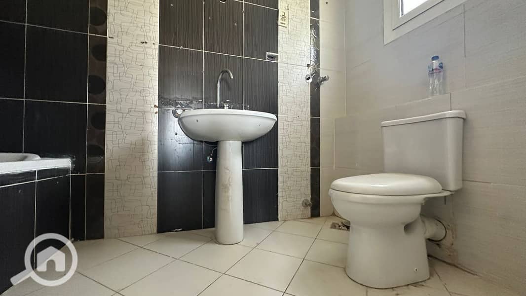 13 23985ce1-60ef-450e-8dba-d18355315249. jpg