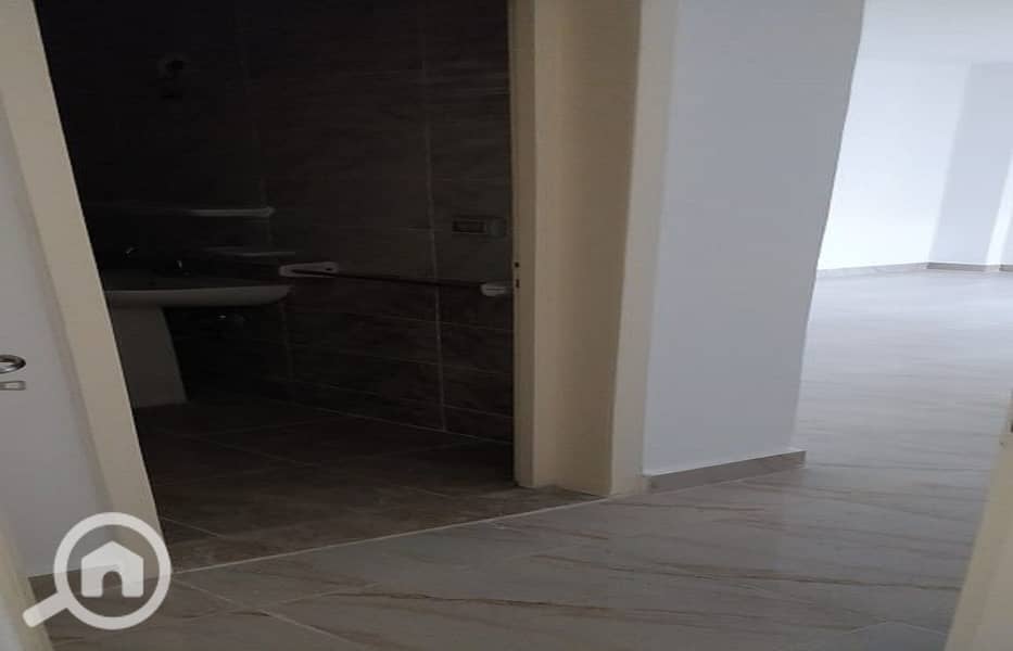 3 7701705b-7d4e-4c6b-b1c6-79402aef7a0b. jpg