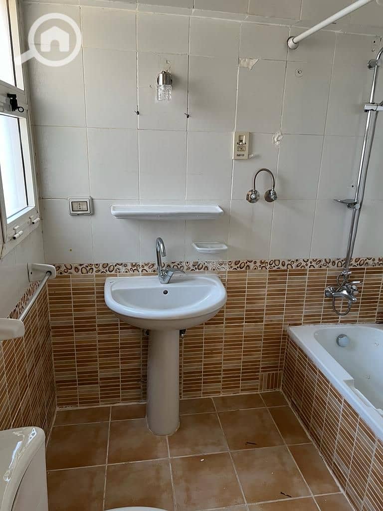 10 a00f5858-9d1e-42f9-af9b-a65997dadba2. jpg