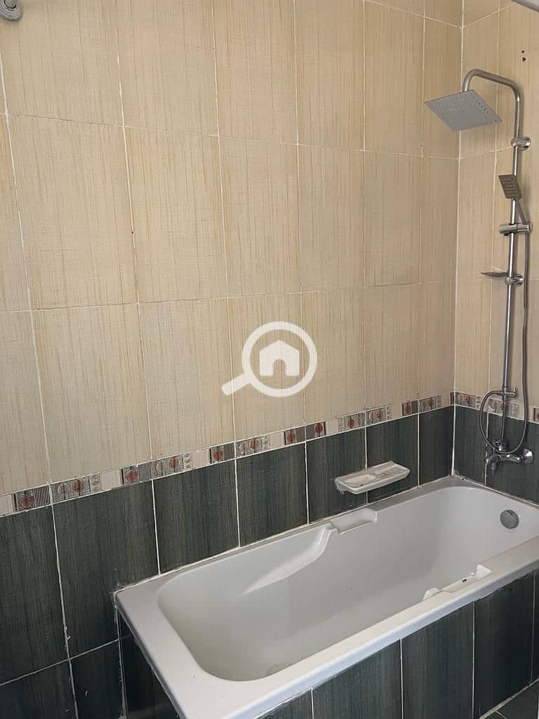 4 8356f7af-2bdb-4e13-898d-ce703fd4d2e9. jpg