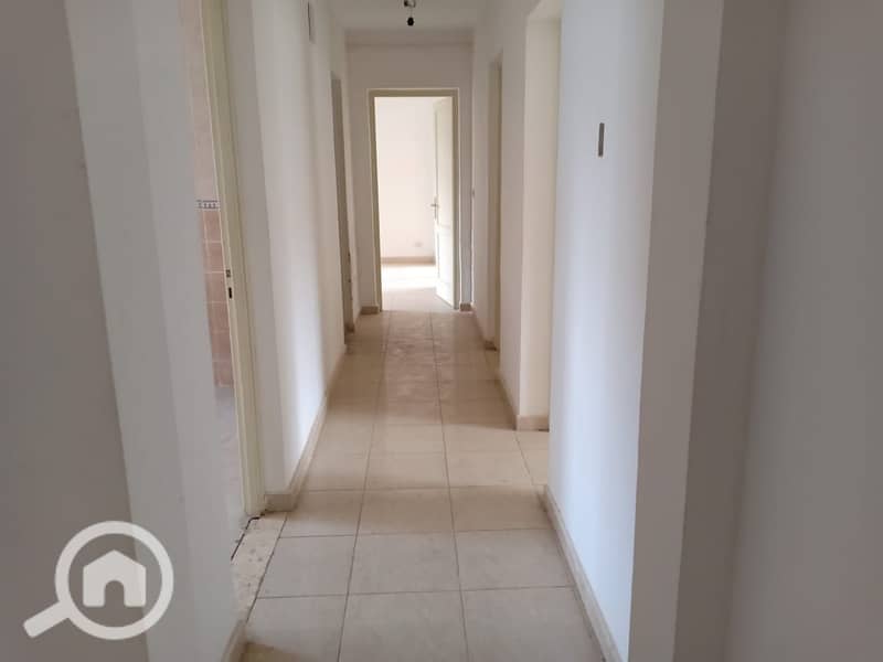 5 b32869bf-3a34-4b18-a34c-fde8074d3b10. jpg