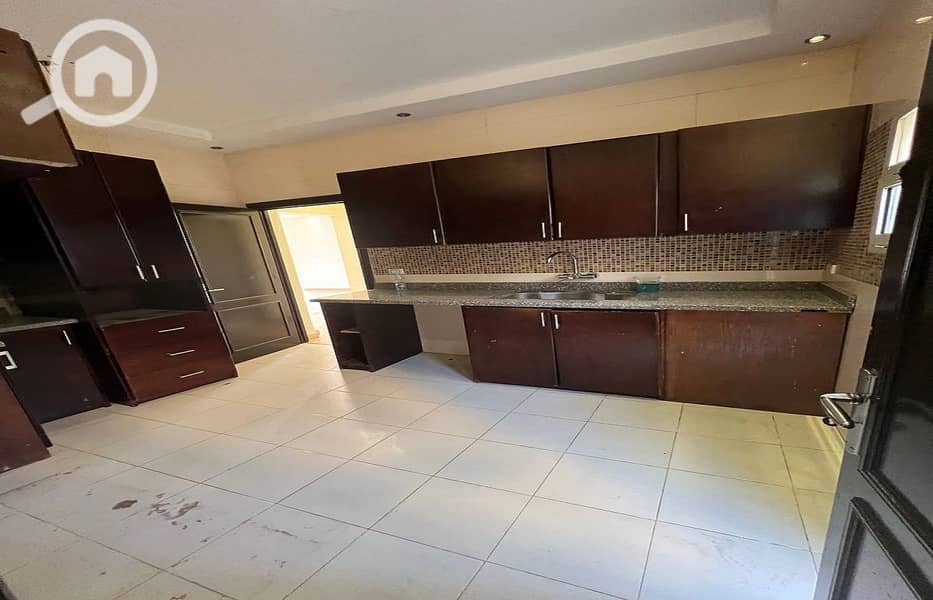 9 43f0a96f-32df-49dd-8207-707440cf387c. jpeg