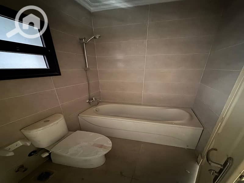 9 bda79906-8daa-4b6f-88d0-66696188f7db. jpeg