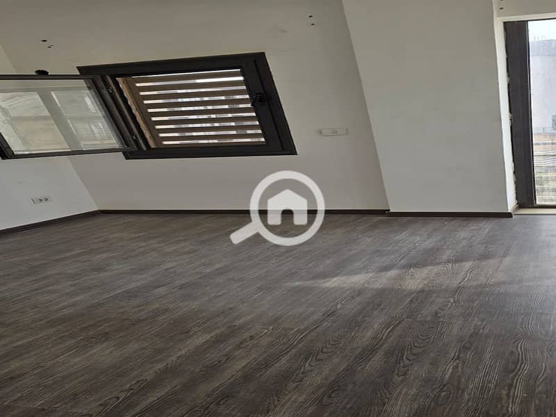 2 WhatsApp Image 2025-11-30 at 13.10. 48_b555454c. jpg