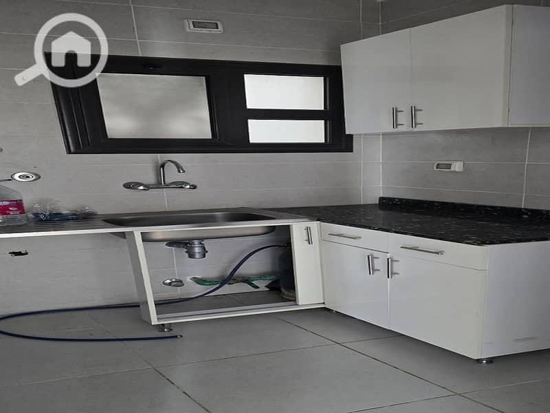 4 WhatsApp Image 2025-11-30 at 13.10. 50_21c96e7e. jpg