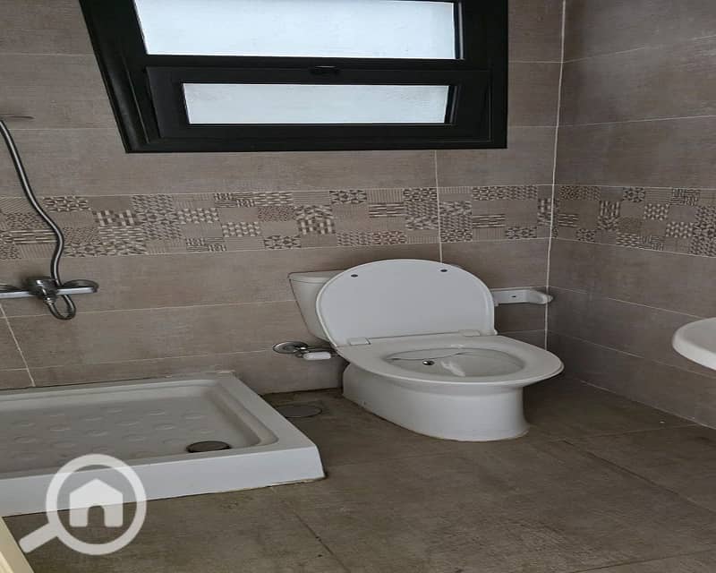 5 WhatsApp Image 2025-11-30 at 13.10. 50_52a7796d. jpg