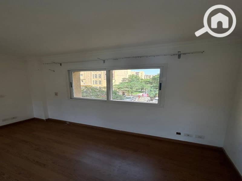 7 77a5884f-6d09-49ec-a8f1-dd7ea4d82dd4. jpeg