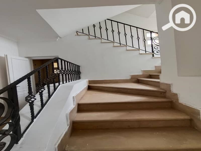 3 6b6cbc7a-05ec-4bdb-9443-a46c434dcac8. jpg