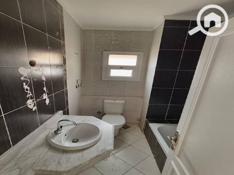 8 c4cfee4b-ab8f-4a8f-b083-916e7159def5. jpg