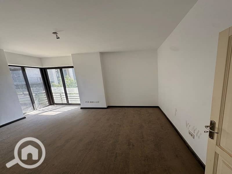 11 e110cb87-8533-43df-8594-41c219bae429. jpeg