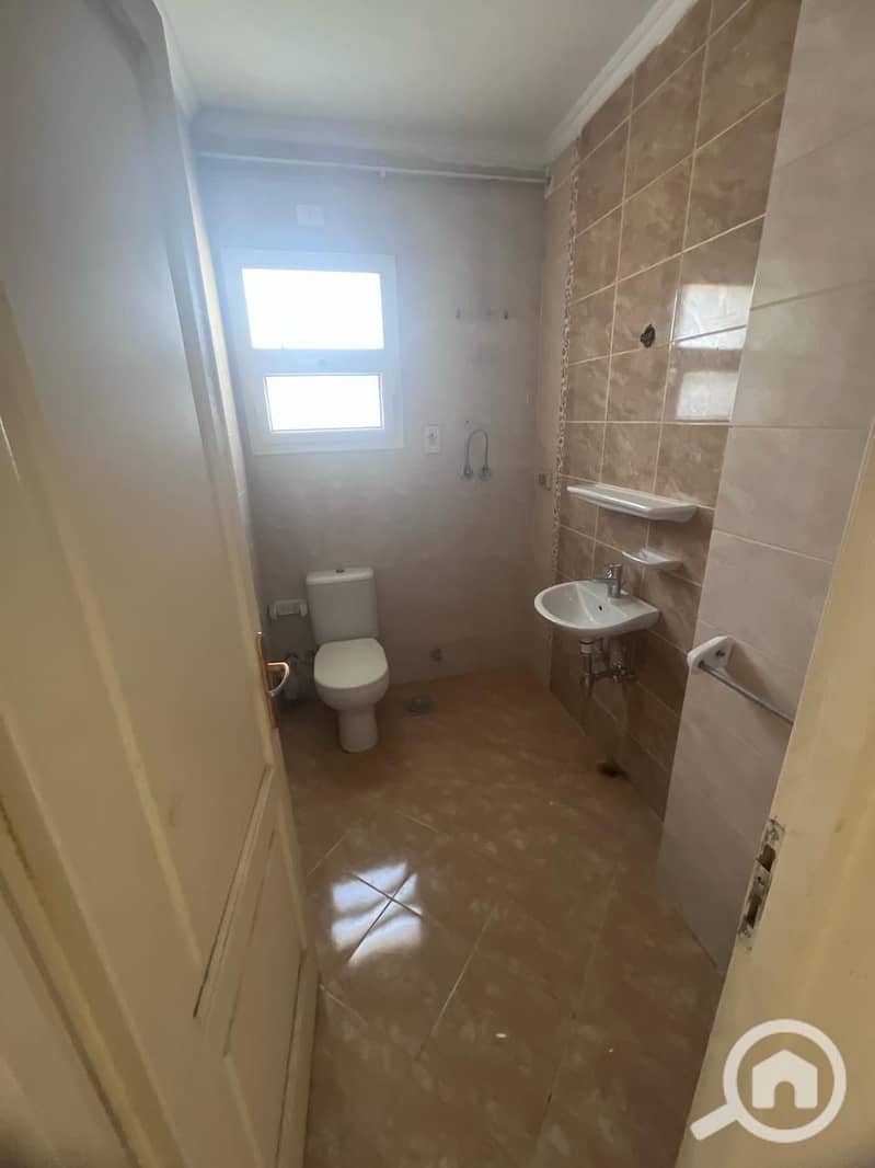 7 06d143b9-7839-46c6-ae31-57631c3ea7f1. jpg