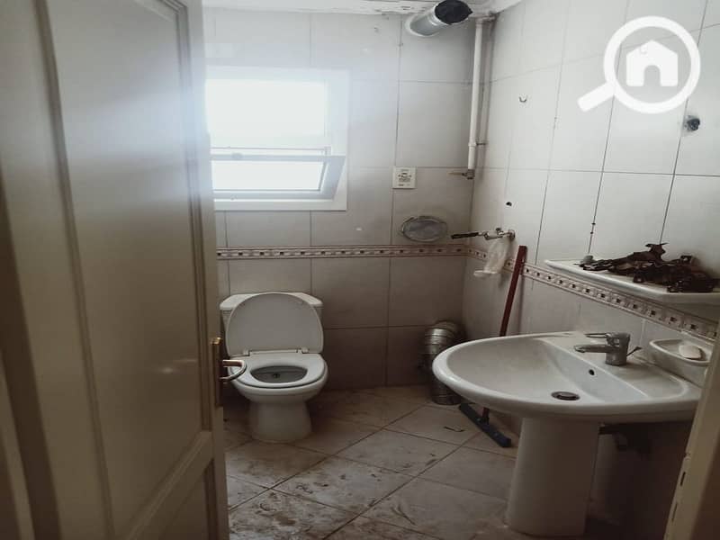 24 efa531bf-f7f9-49f7-ab56-4d32cd81ad11. jpg