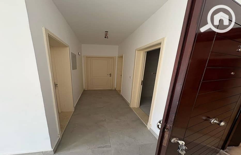 4 6e23182b-7d39-47e0-9142-7480927adcb8. jpeg