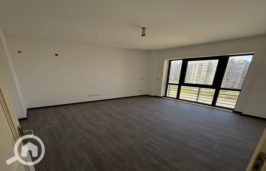 9 63094f54-b4a8-4f6b-a4f1-7ba4460cb5f6. jpeg