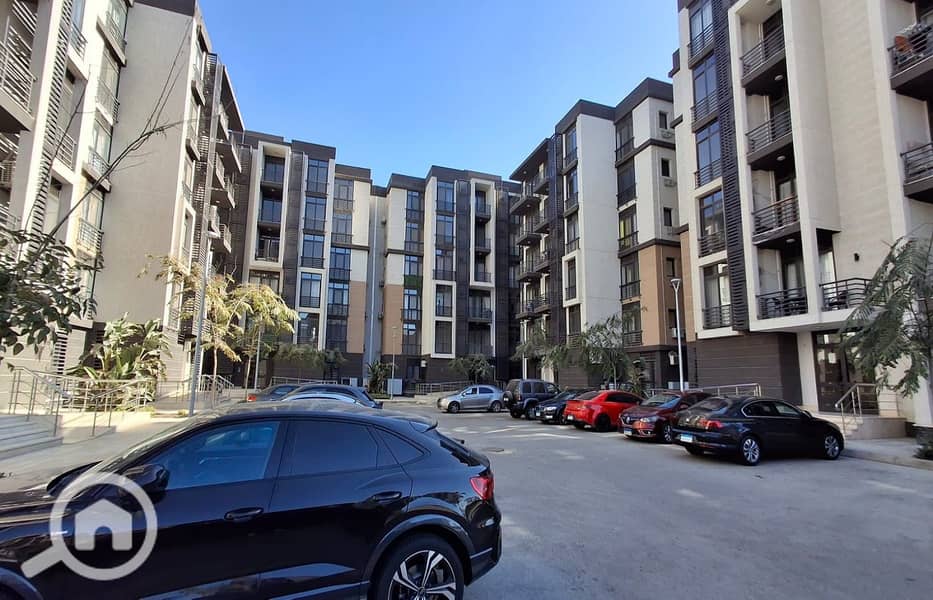 14 859a5891-e881-426e-9fd6-bc45e985b26c. jpeg