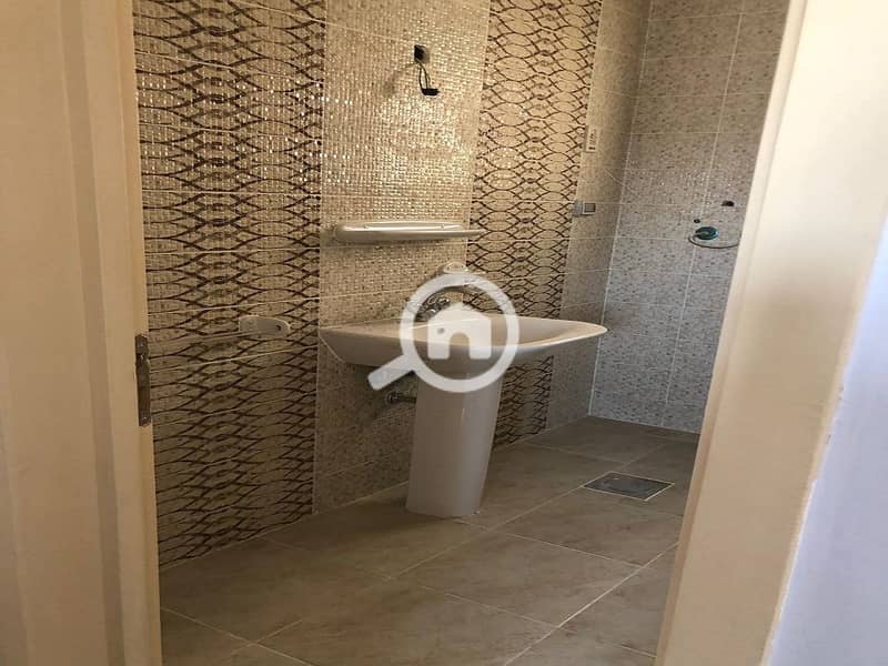 7 6cf437e2-92eb-4d95-b24b-886b03f9b37b. jpg