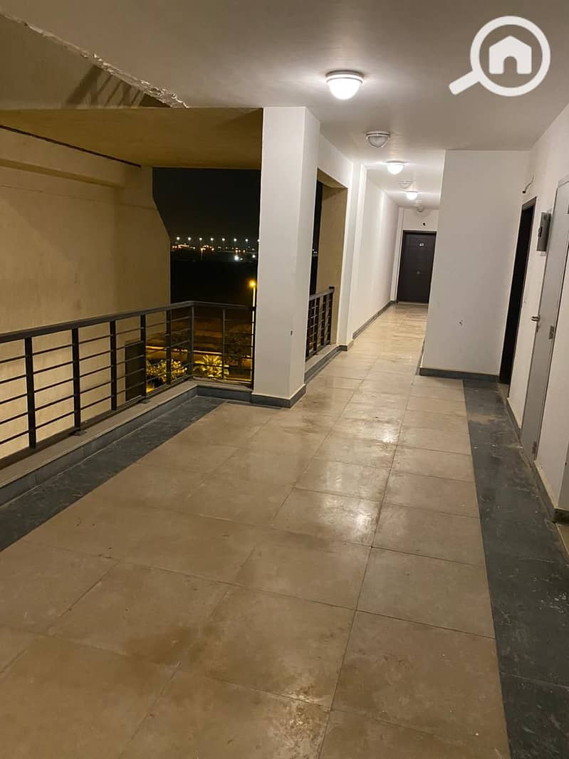 12 0c847ae4-0f08-481f-b840-6d3f77678951. jpg