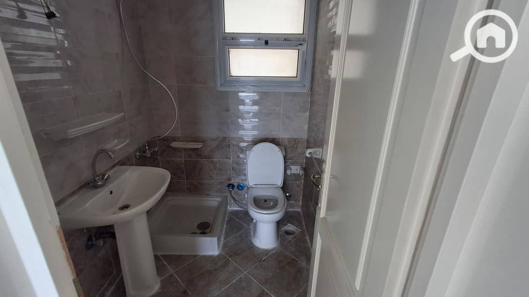 18 729c16bd-bb5f-488d-bcc1-086cc883c6fa. jpeg