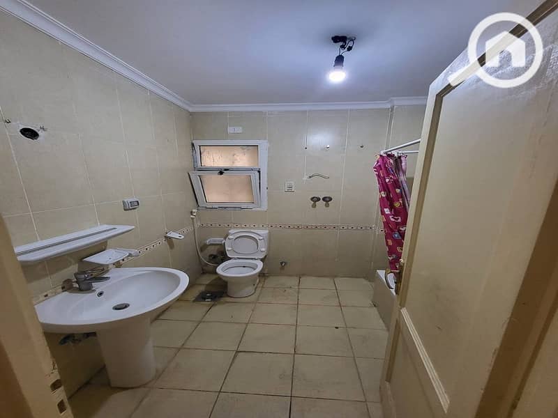 26 0f6246ba-325c-4f47-8df8-f59d5a7422ff. jpg