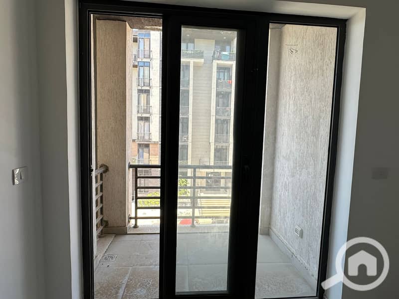 10 c0c48a60-5d44-4e70-8dec-fc9f8018c9b4. jpg