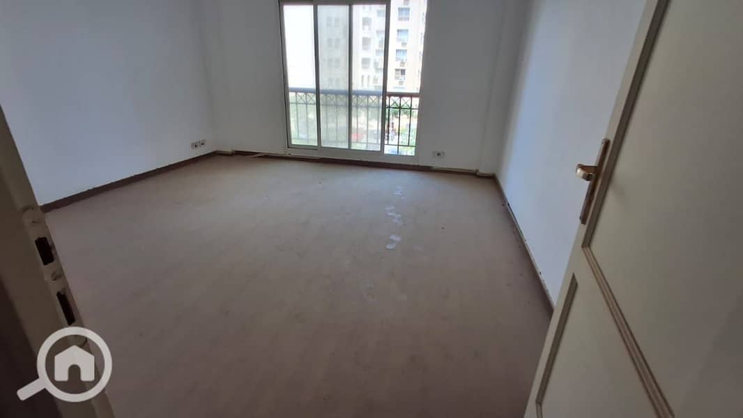 10 d988b8a4-16b7-4046-a382-24504ca4ae99. jpg