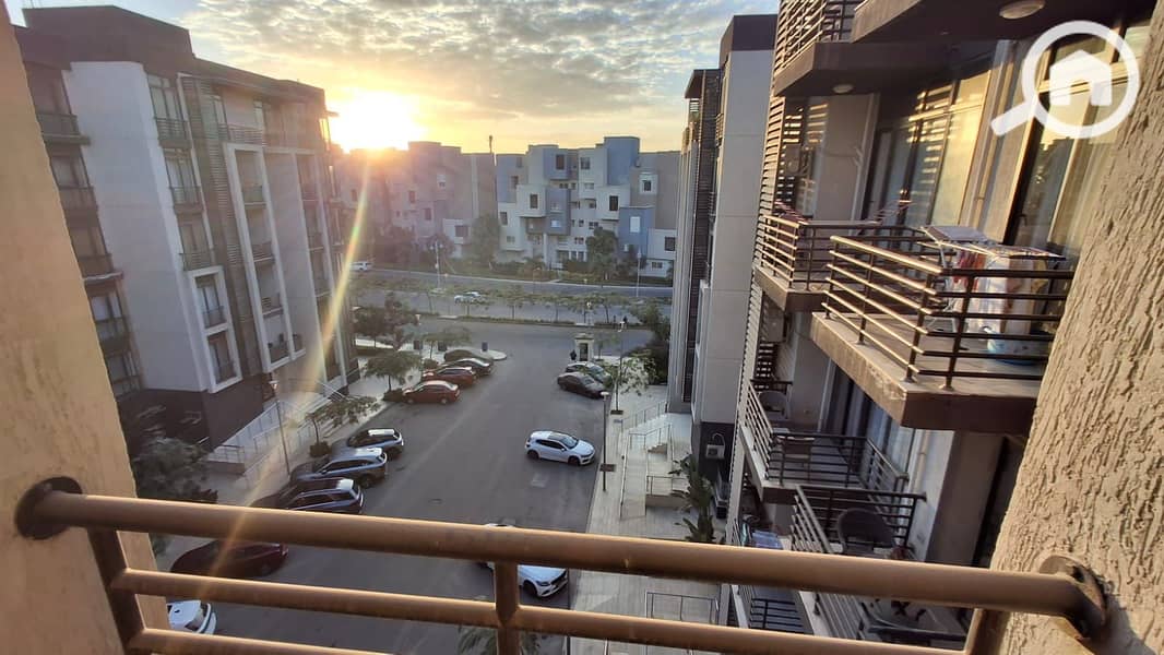 2 44da28ff-ec59-4810-b66a-3c296b9e9886. jpg