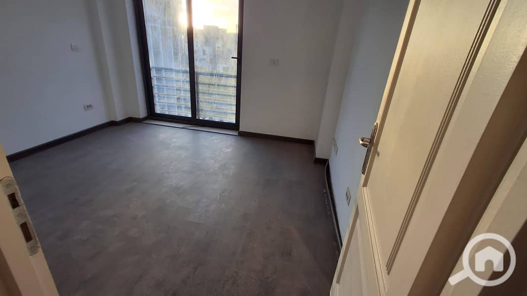 3 48ffee80-fcf5-4282-911b-de776829a650. jpg