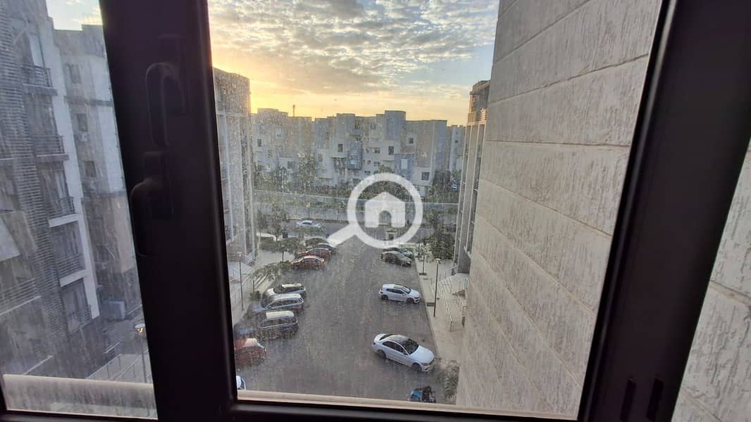 5 7969eba7-13e0-4f53-9f2d-adcafbd57a9d. jpg