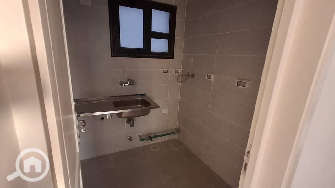 8 bd215cf3-6445-4ad2-bca1-ca226f91e907. jpg