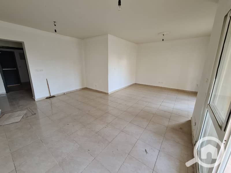 5 58d263f1-bb2e-4d53-bbcb-d76d38141fb3. jpg