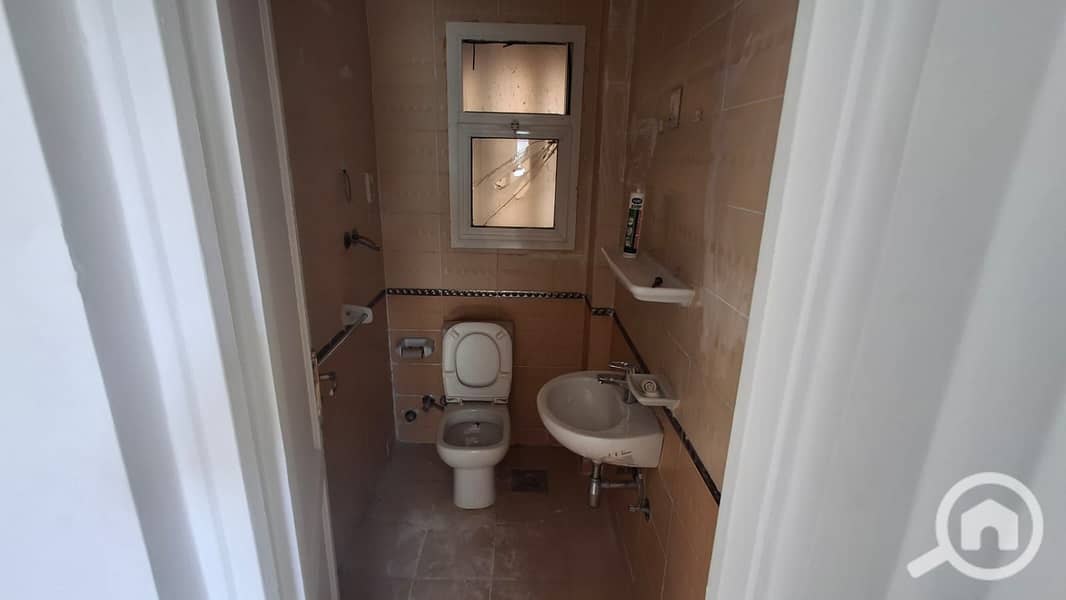 15 0e776eb6-c59b-45d4-8a48-40dfbb20446c. jpg