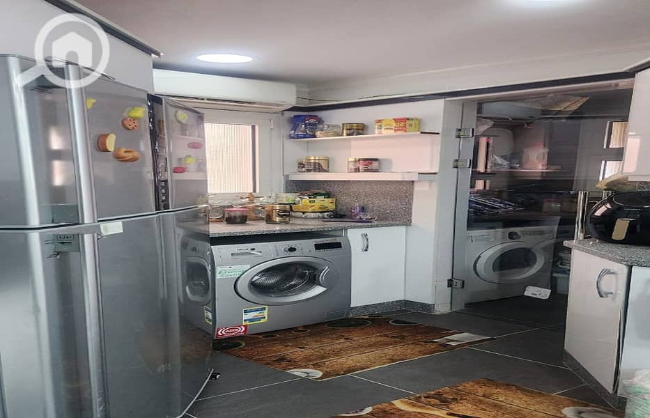 8 a53fe8e3-481d-4168-9d68-2fa23aa3f656. jpg