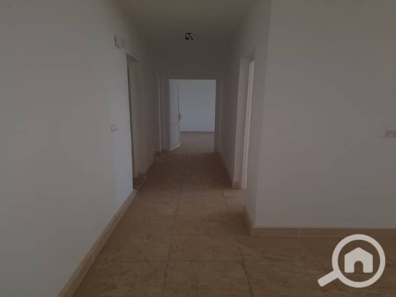 2 e817fe8b-369a-473c-9195-cba358a0fb7e. jpg