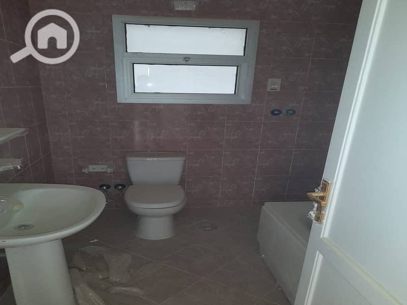 10 b16a9754-701b-42f8-bdeb-ba6631acfdcb. jpg