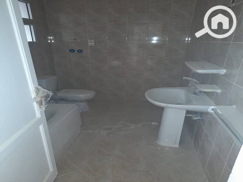 12 f178b3b6-dae1-415a-8829-ce24b48399a2. jpg