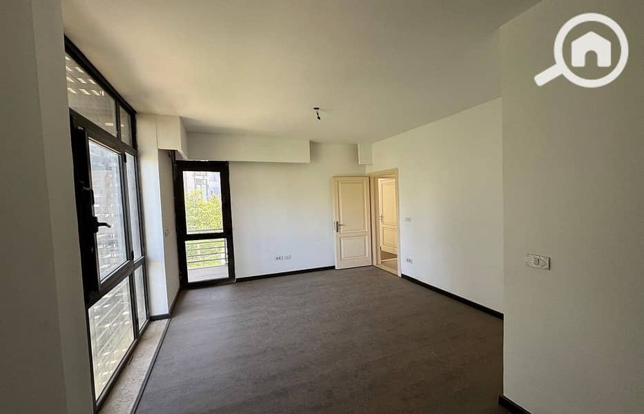 10 ab652dcf-458b-464f-8f83-d332e10eb5f3. jpg