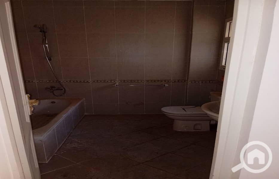 8 1673d2b7-3888-4d7b-be88-2eb62db205f9. jpg