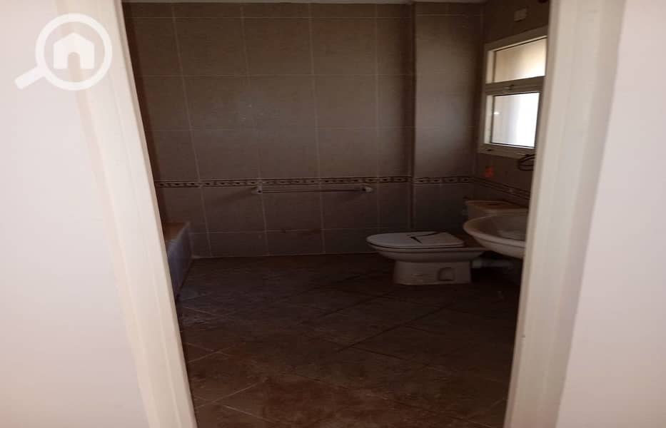 11 14862528-771a-4887-a589-bff54a4efe71. jpg