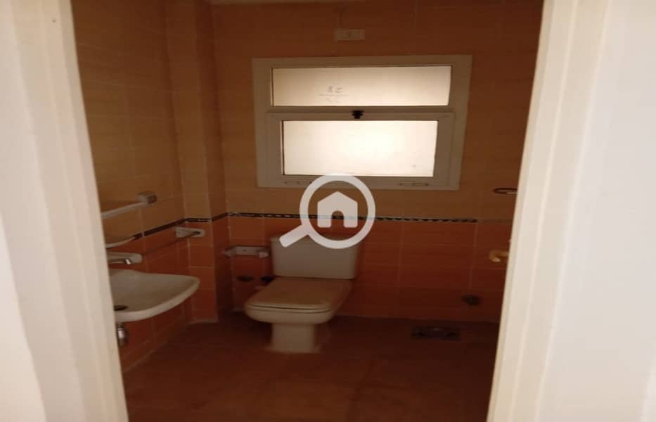 14 c2a16870-7ad7-4a32-9564-bf865b49103f. jpg