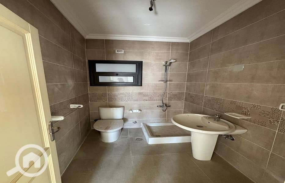 10 dea7e07c-1946-4781-814a-0ef8b2ec001a. jpg