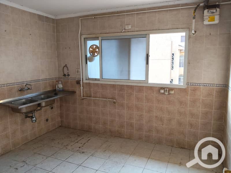 8 6b4a5a9f-6806-4a81-92b4-f45cdf3dd307. jpg