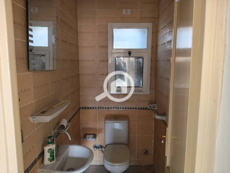 9 0335bd40-ee00-46fc-9be6-6e5defadec52. jpg