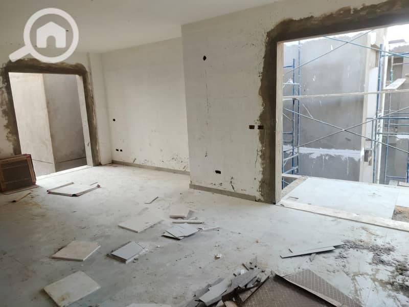 12 b6b0f334-4817-4f50-a525-03e6464e0fa5. jpg