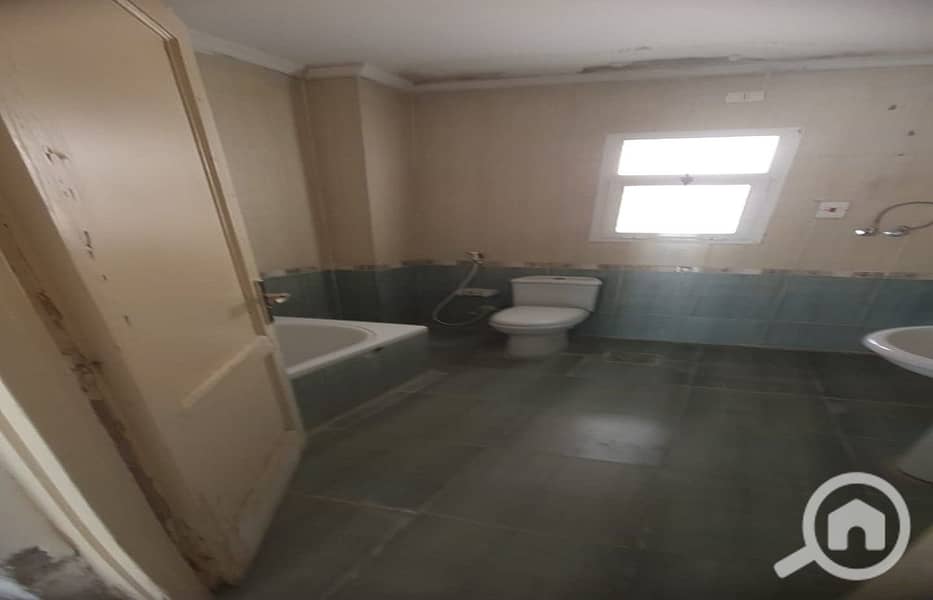 8 694d1403-5fea-40f6-ae5c-77d8b17ecd70. jpg