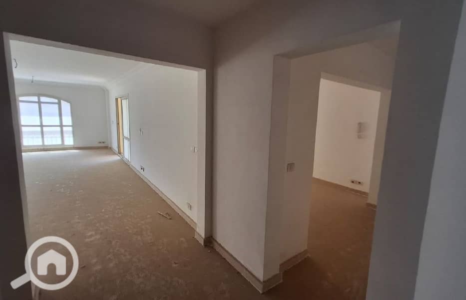 21 5e7fa8ca-93e2-4e96-a284-8ae2460bfaa1. jpg